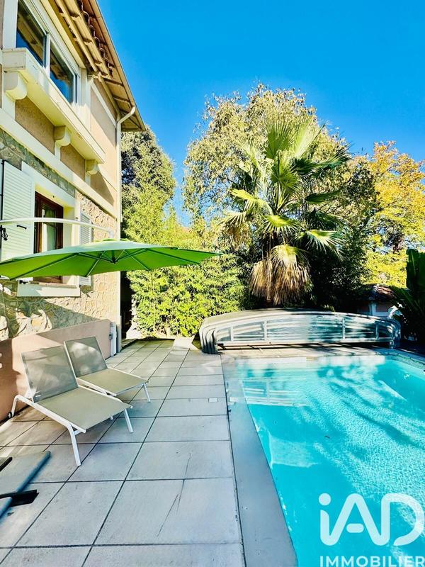 Maison - 160 m² - 8 pièces