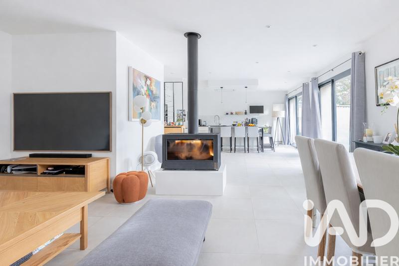 Maison - 200 m² - 7 pièces