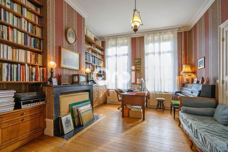 Maison - 232 m² - 9 pièces