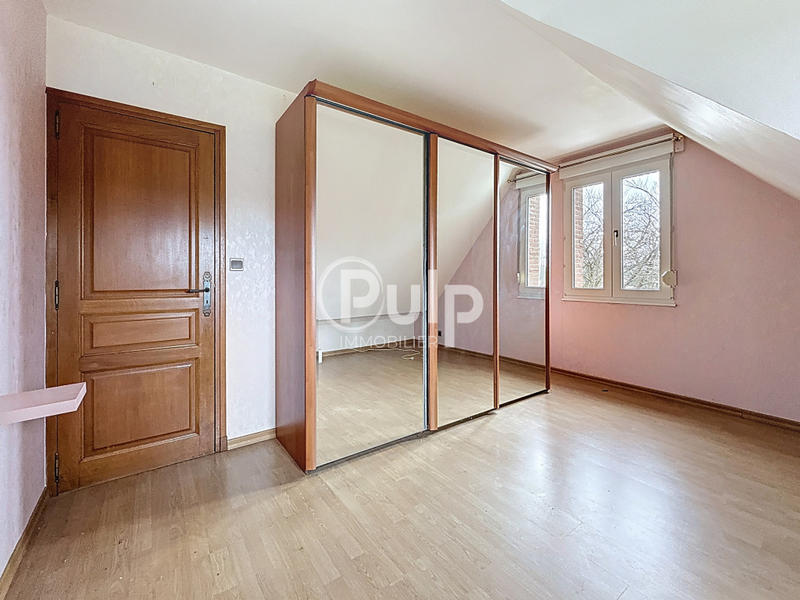 Maison - 146 m² - 9 pièces