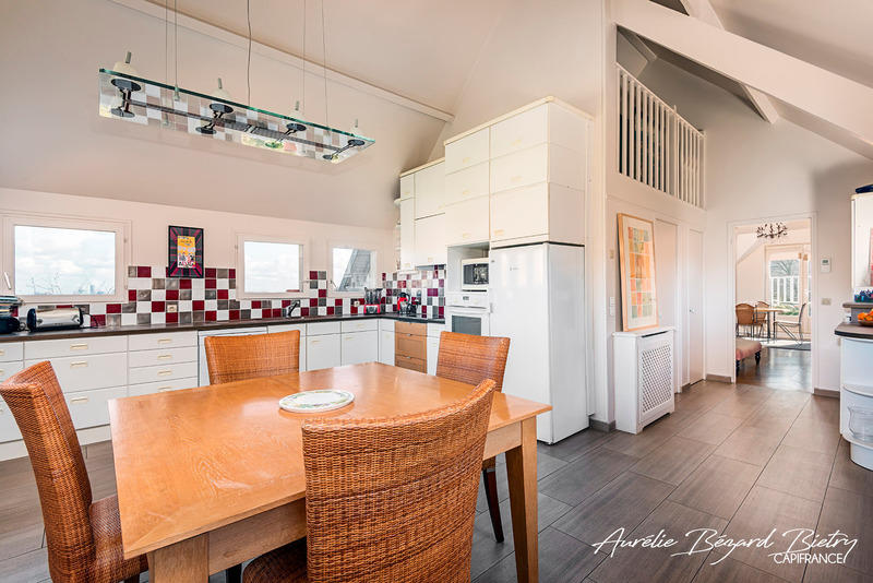 Appartement - 213 m² - 8 pièces