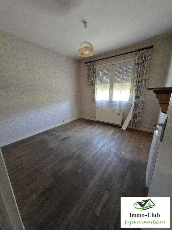 Maison traditionnelle - 88 m² - 5 pièces