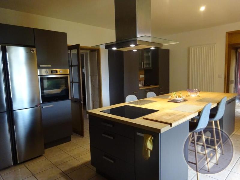 Maison - 327 m² - 9 pièces