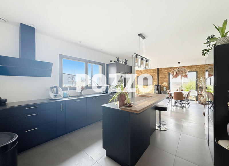 Maison - 95 m² - 5 pièces