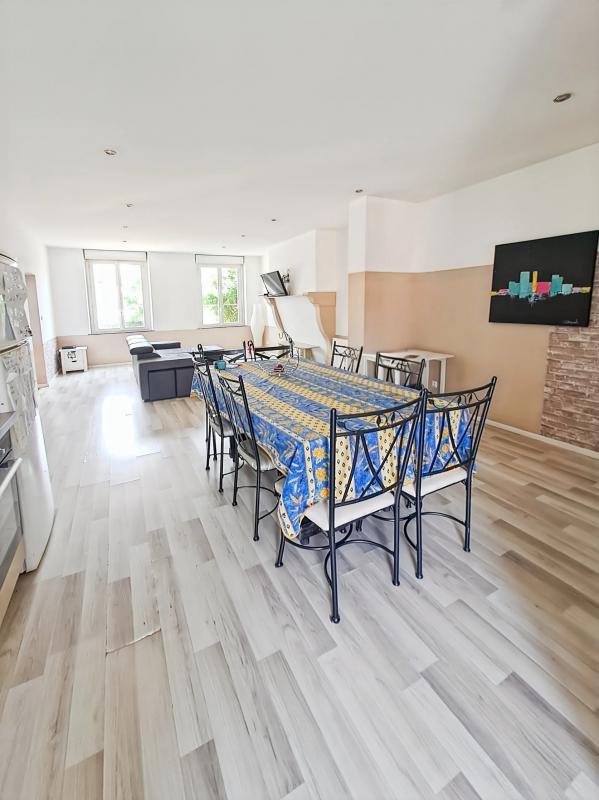 Maison - 225 m² - 8 pièces