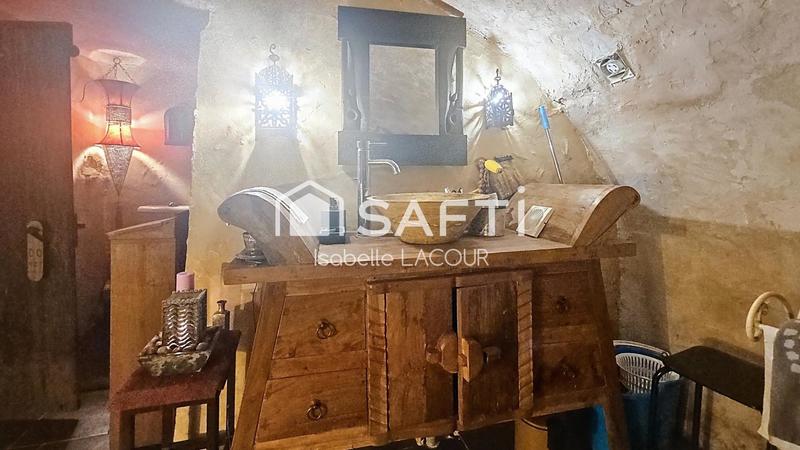 Maison - 284 m² - 9 pièces