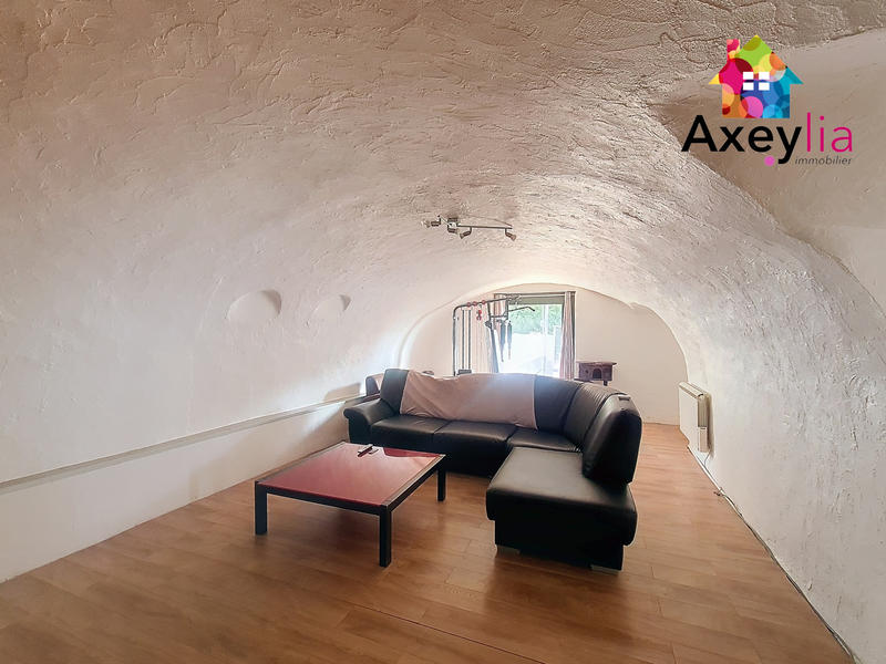 Maison - 249 m² - 7 pièces