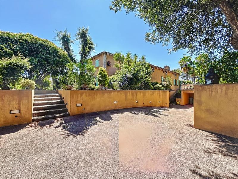 Villa - 195 m² - 5 pièces