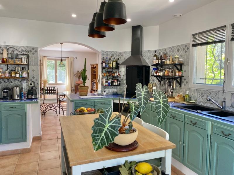 Maison - 275 m² - 10 pièces