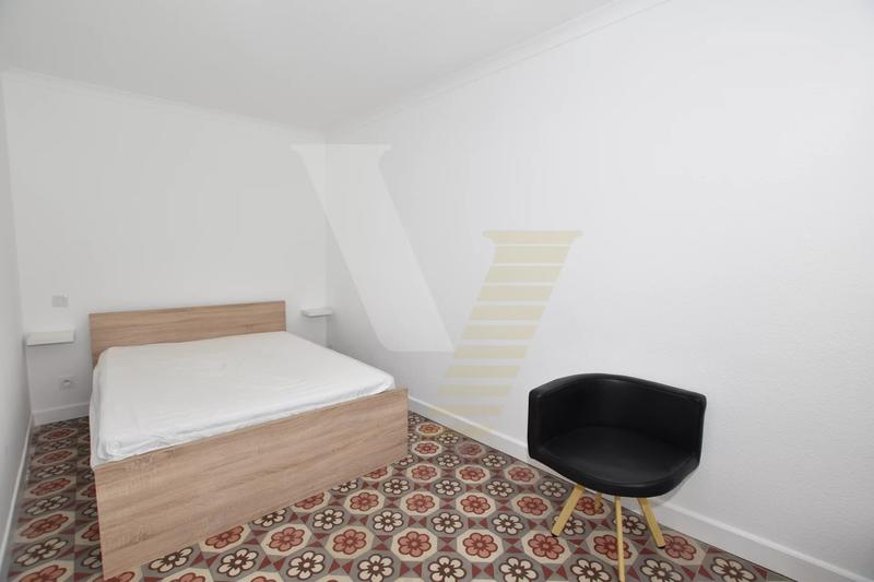 Immeuble - 150 m² - 9 pièces