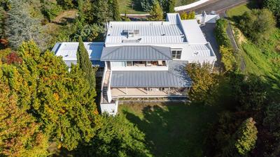 Maison contemporaine - 380 m² - 10 pièces