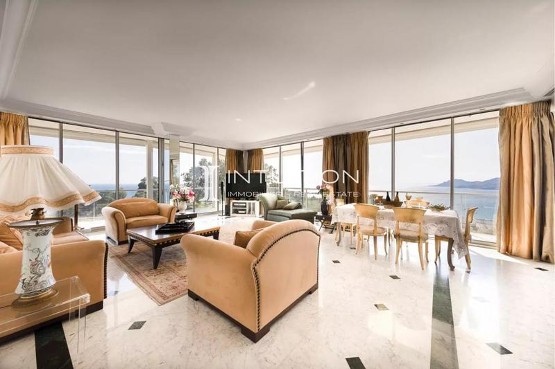 Villa - 320 m² - 6 pièces