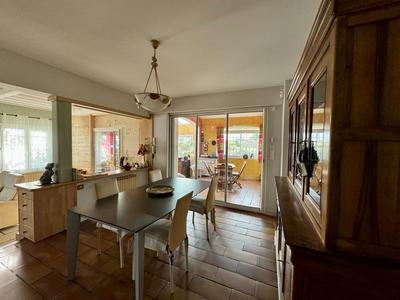 Maison - 215 m² - 8 pièces