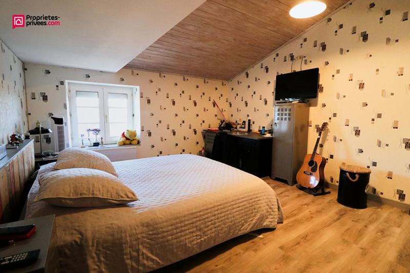 Maison - 232 m² - 7 pièces