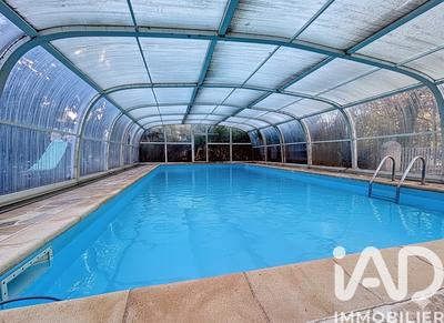 Maison - 185 m² - 7 pièces