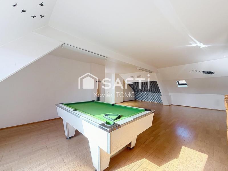 Maison - 217 m² - 8 pièces