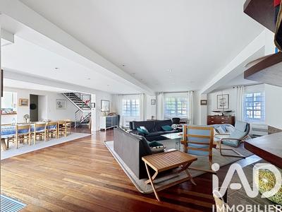 Maison - 256 m² - 7 pièces