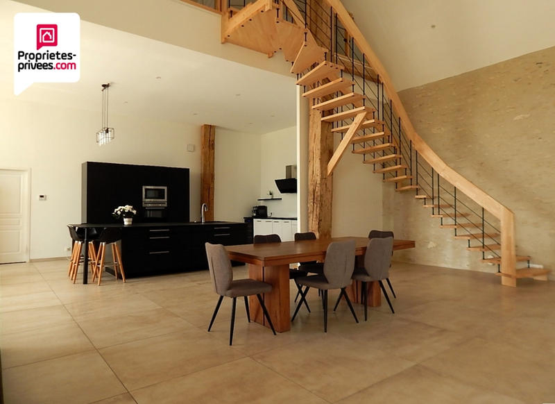 Demeure - 470 m² - 10 pièces