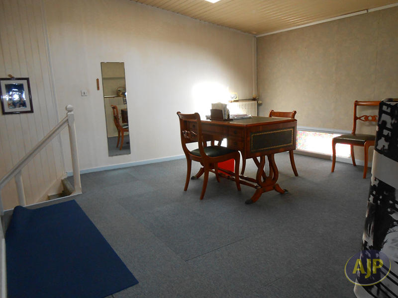 Maison - 220 m² - 8 pièces