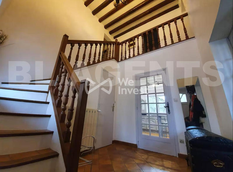 Maison - 240 m² - 11 pièces