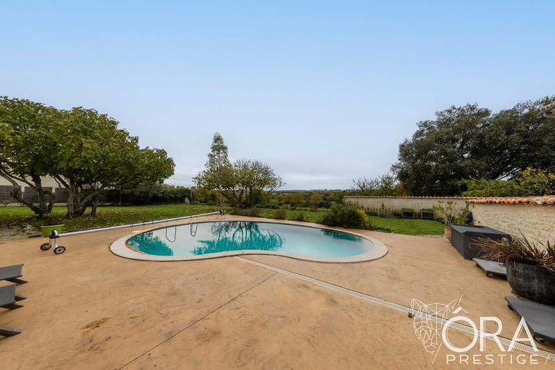 Maison ancienne - 214 m² - 10 pièces