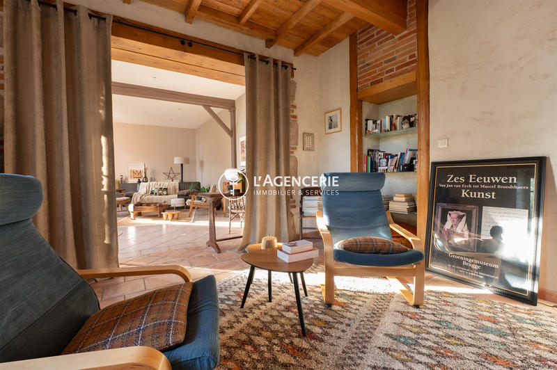 Maison - 300 m² - 7 pièces