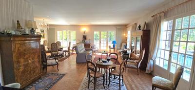 Maison - 188 m² - 8 pièces