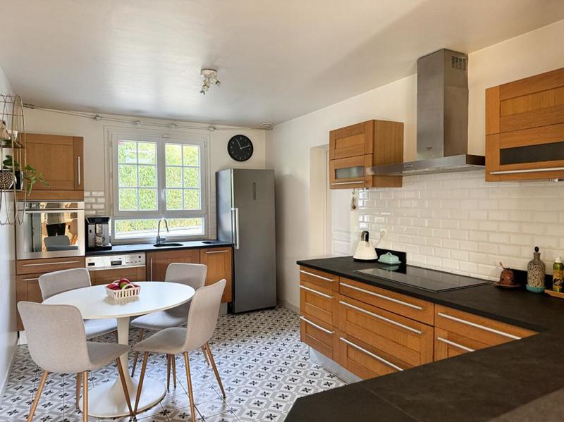 Maison - 190 m² - 8 pièces