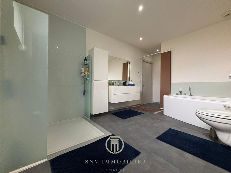 Villa - 200 m² - 7 pièces