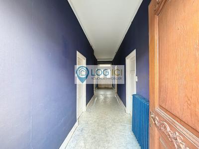 Maison - 205 m² - 8 pièces