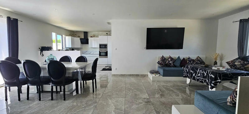 Maison - 146 m² - 8 pièces