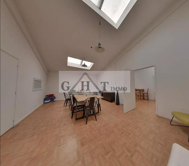 Immeuble - 1 220 m²