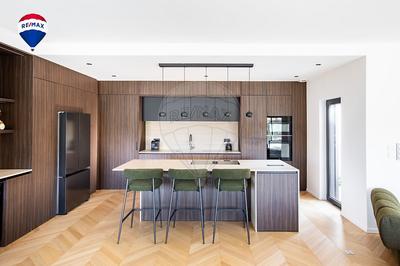 Villa - 183 m² - 6 pièces