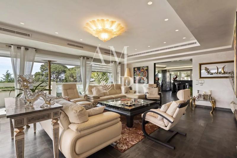 Appartement - 220 m² - 4 pièces