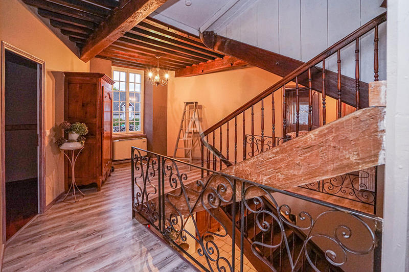 Maison - 240 m² - 7 pièces