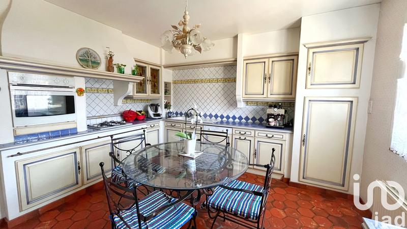 Maison - 198 m² - 7 pièces