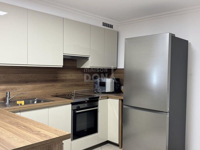 Maison - 242 m² - 8 pièces