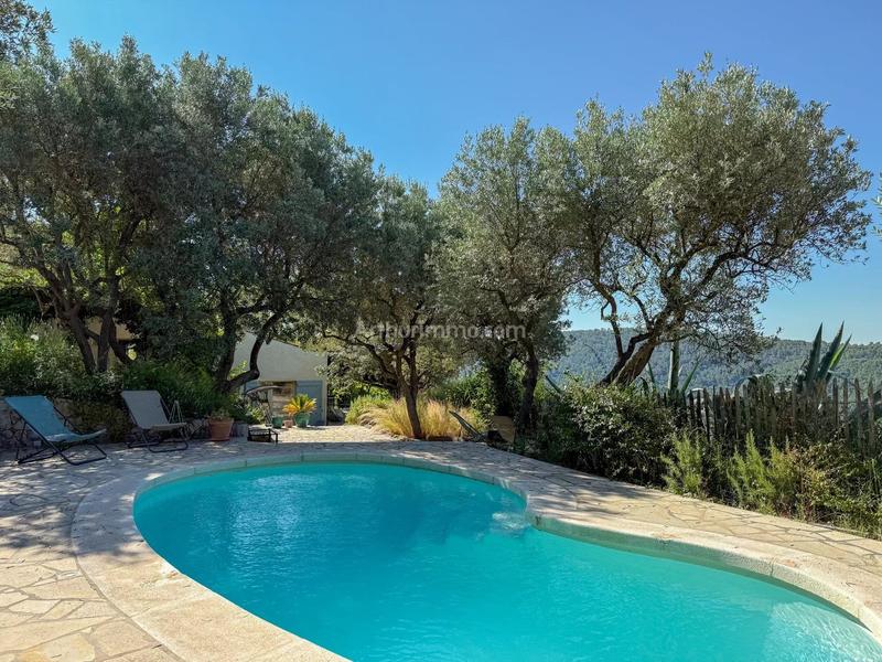 Maison - 137 m² - 4 pièces