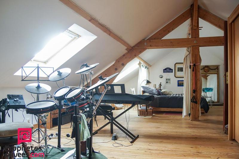 Maison - 320 m² - 10 pièces