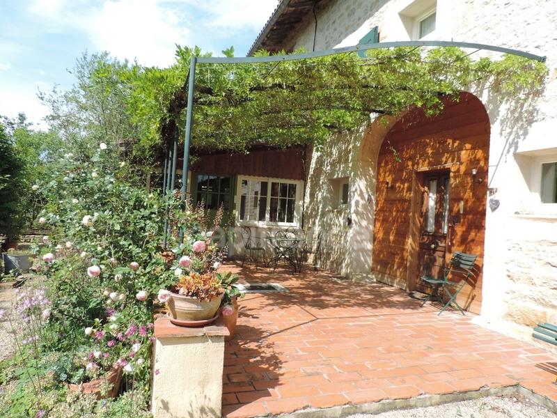 Maison - 214 m² - 6 pièces