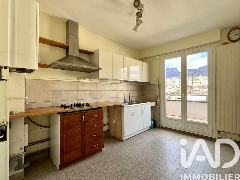 Appartement - 118 m² - 7 pièces