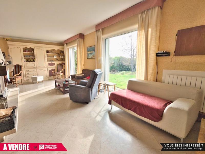 Maison - 240 m² - 8 pièces