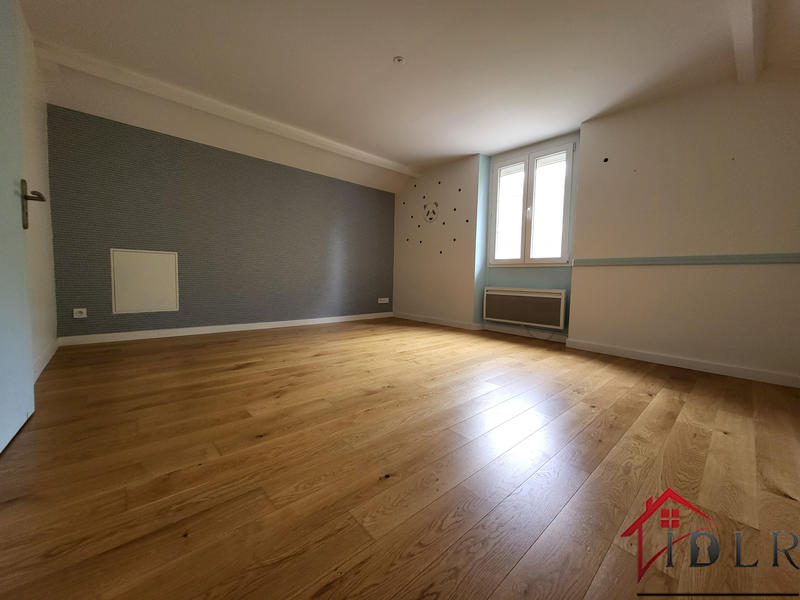 Maison - 235 m² - 8 pièces