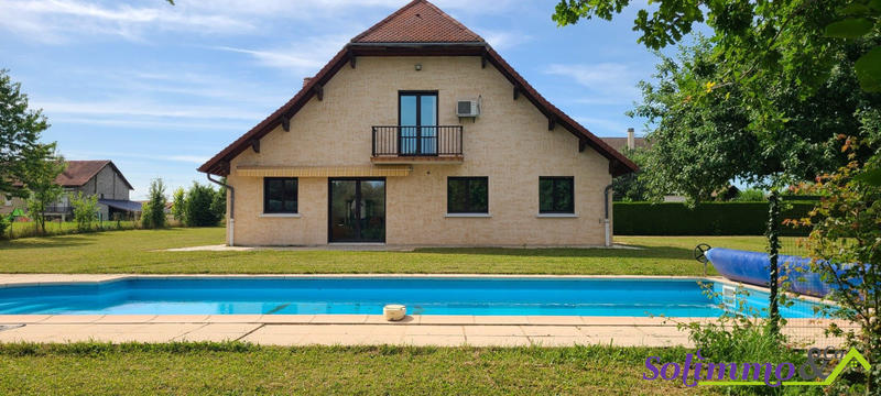 Villa - 212 m² - 5 pièces