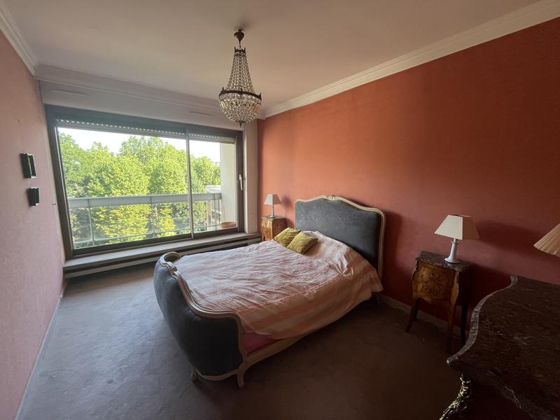 Appartement - 137 m² - 6 pièces