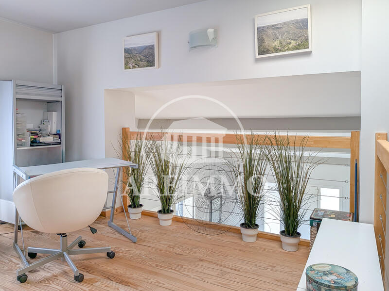 Maison - 210 m² - 8 pièces