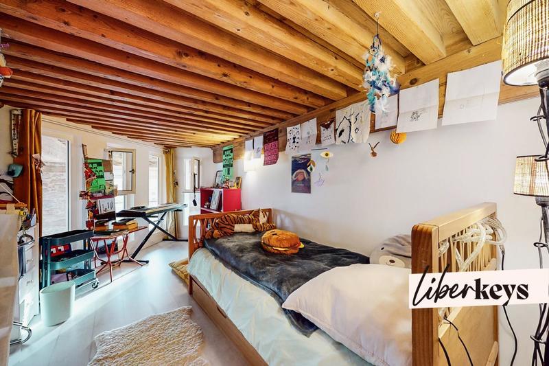 Appartement ancien - 116 m² - 5 pièces