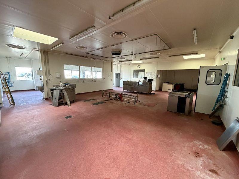 Local commercial - 645 m² - 4 pièces