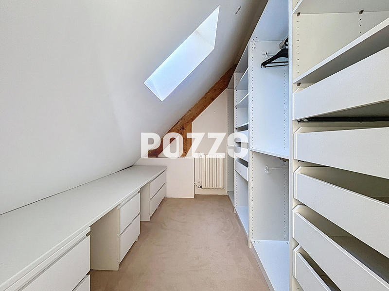 Maison - 280 m² - 9 pièces