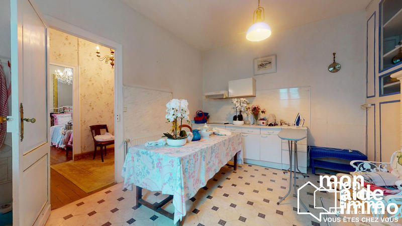 Maison - 266 m² - 7 pièces